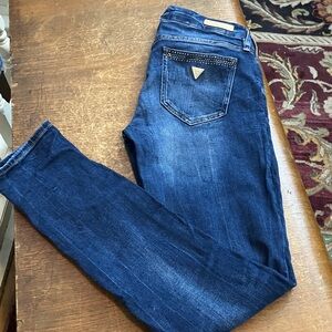 ✨GUESS Los Angeles Power Curvy Mid-Rise Skinny Jeans – Size 24